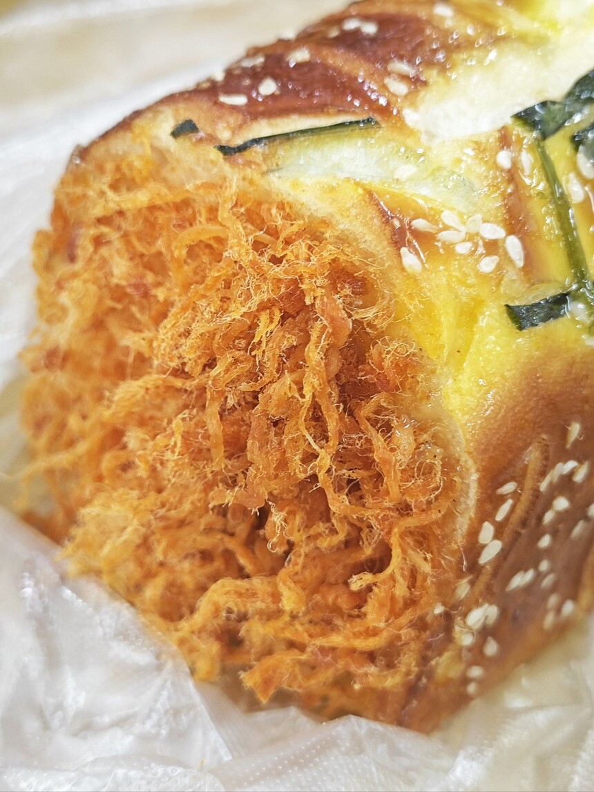 早餐香葱肉松面包卷做法 口感松软的肉松面包卷怎么做 沙拉肉松面包的做法 早餐香葱肉松面包卷做法 口感松软的肉松面包卷怎么做 沙拉肉松面包的做法