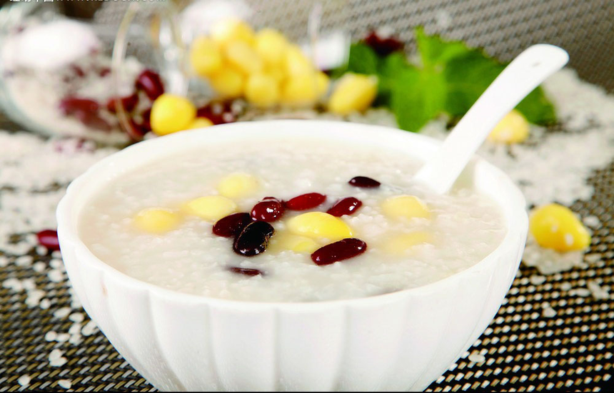 早起一碗红枣玉米粥