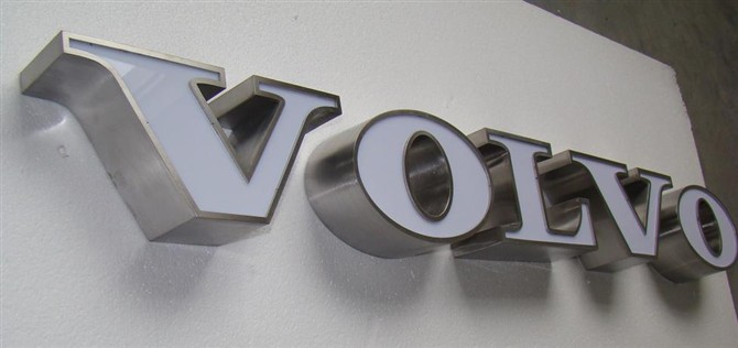 VOLVO.jpg