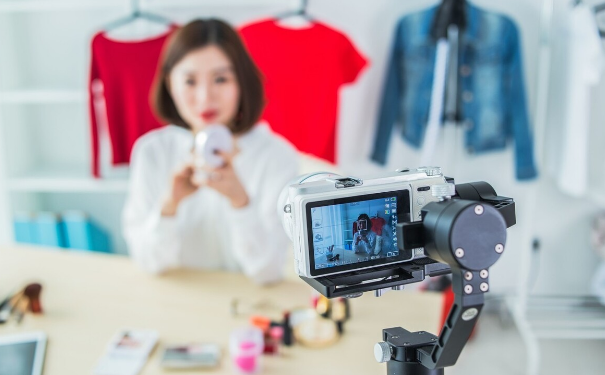 1669447110423218.png 直播带货.png