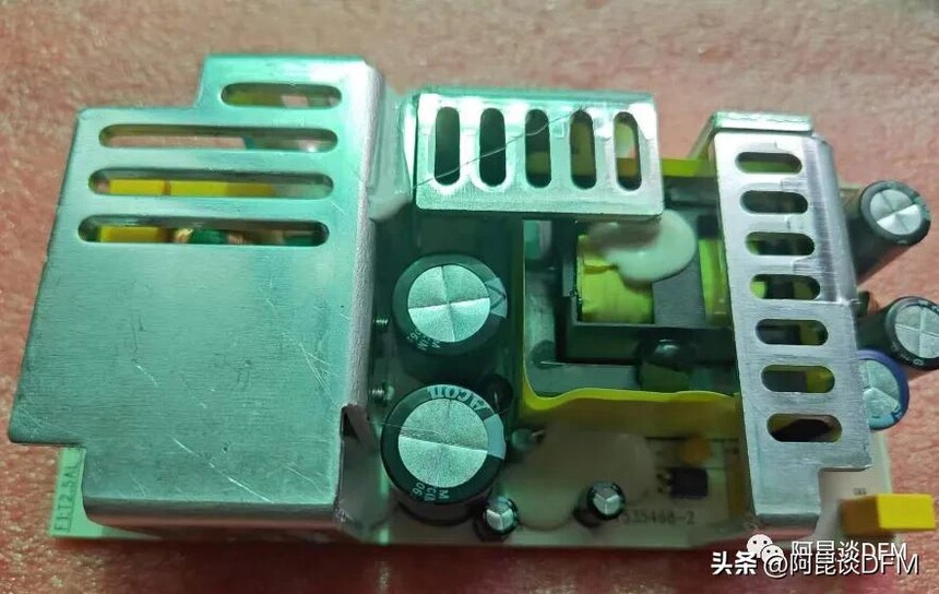 TP-LINKPOE交换机设计差异_华为TP48_华为POE交换机拆解