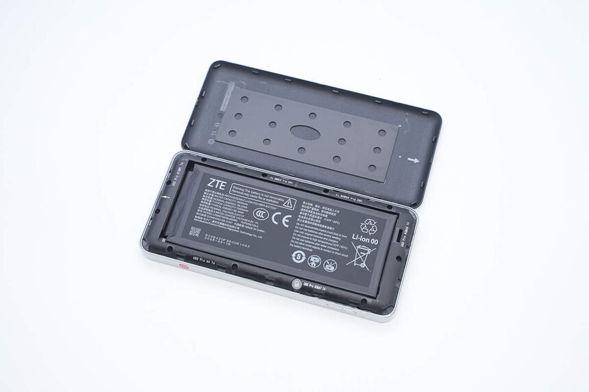 中兴U60 Pro 5G随身WiFi 高通骁龙X75 10000mAh电池_中兴U60 Pro随身WiFi 5G-A超高速网络 3.5寸触摸屏_中兴ZXDU68