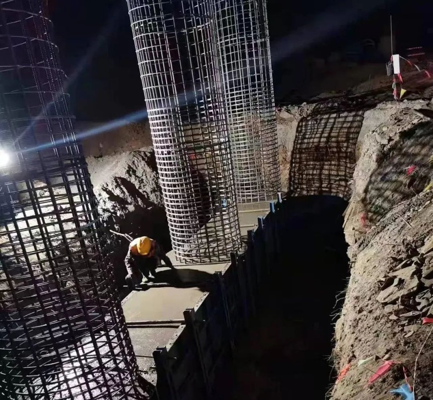 公司承建的大石路项目系梁首件成功浇筑_陕西路桥集团第一工程有限公司