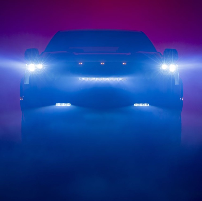 2022-tundra-teaser-01-original-1621344181.jpg