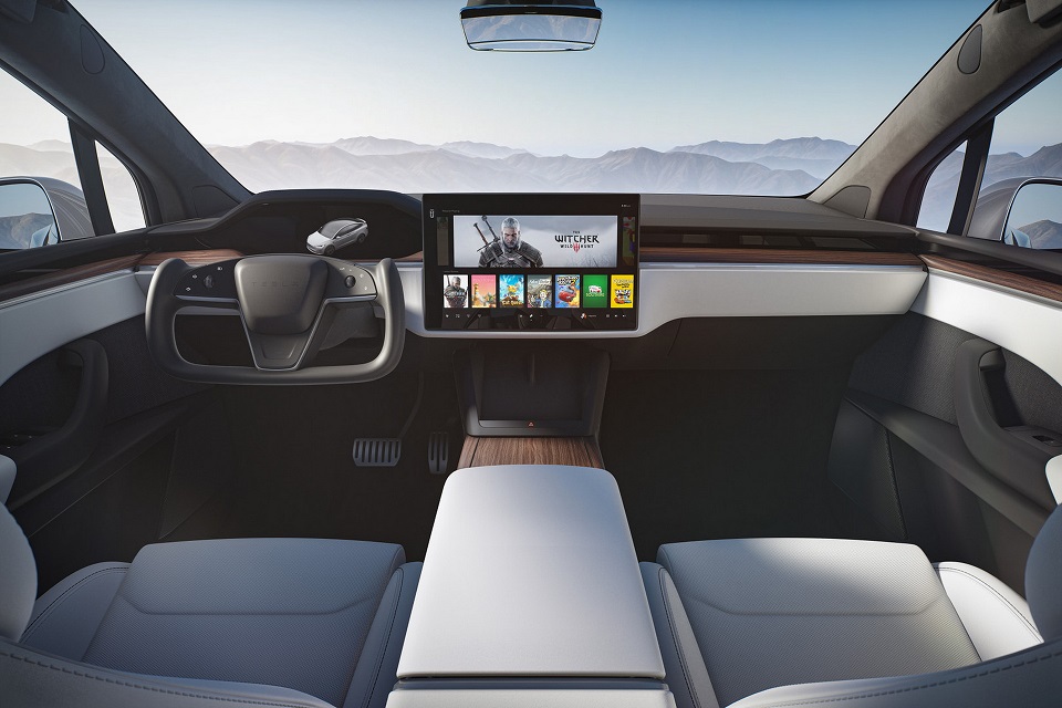 2021-Tesla-Model-X-int.jpg