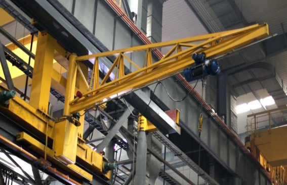 重庆(qìng)小型起重机