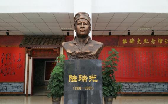 DƬ26.jpg
