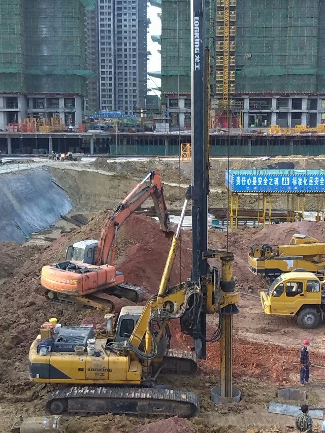 广东哪里有旋挖机手学习培训旋挖机的工作特点是什么