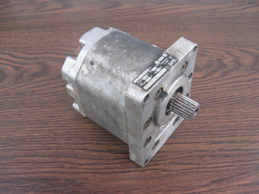 zubove-hydraulicke-cerpadlo-jihostroj-u-16-a-20-mpa-22-1l-min-pekne-95765611.jpeg