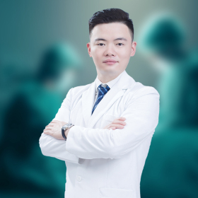 李   斌