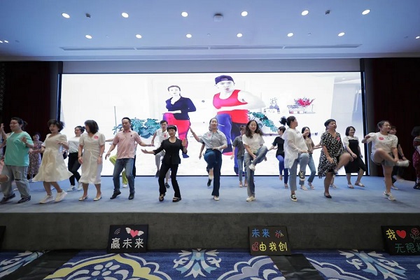 无限极：以青春之名，让年轻的旗帜飘扬