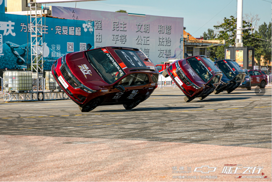 �������ٶ��뼤�飡��2021ѩ����SUV½�Ϸ���������վ�������չ�1056.png