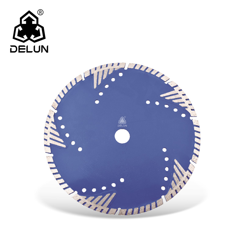 8.0.triangular protection saw blade.jpg