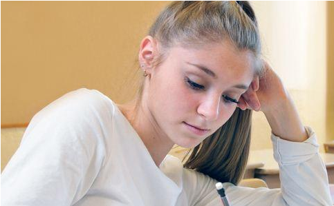 有哪些因素影响少女的初潮 有哪些因素影响少女的初潮