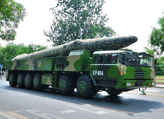 东风系列导弹模型