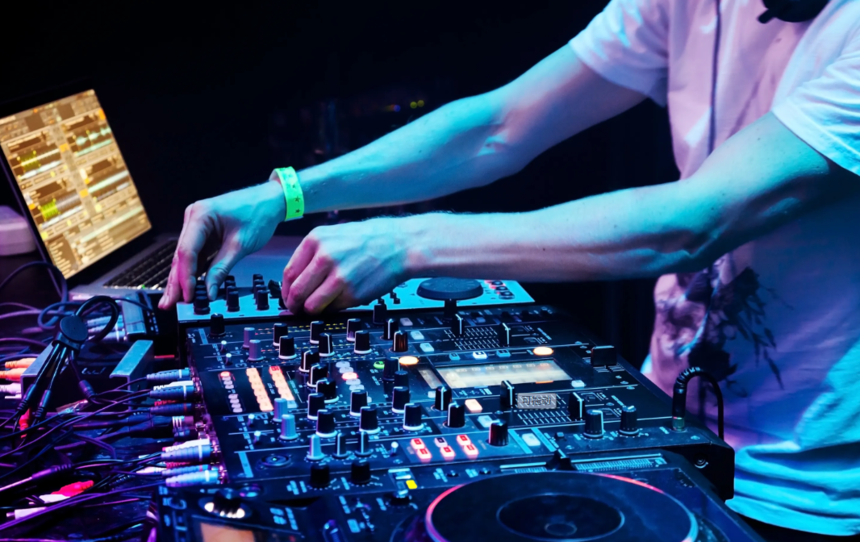 dj.png