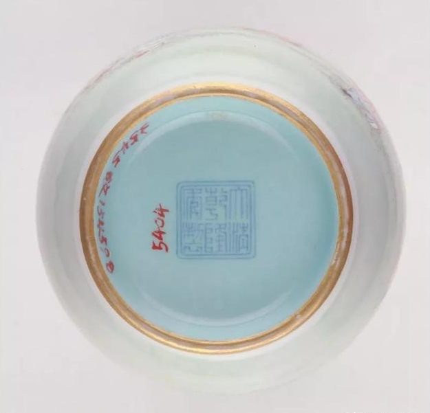 大清乾隆年制底款真品图片!看底如何鉴定真假_珠山八友收藏网
