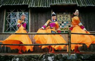 畲族舞蹈表演.jpg