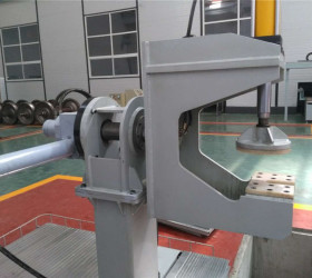 拉桿油缸及擺動油缸在車輛翻轉臺上的應用