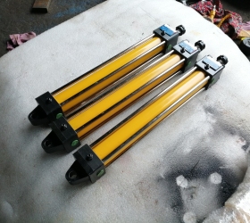 LY01系列輕型帶緩沖拉桿油缸