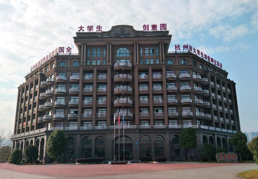 w building.jpg