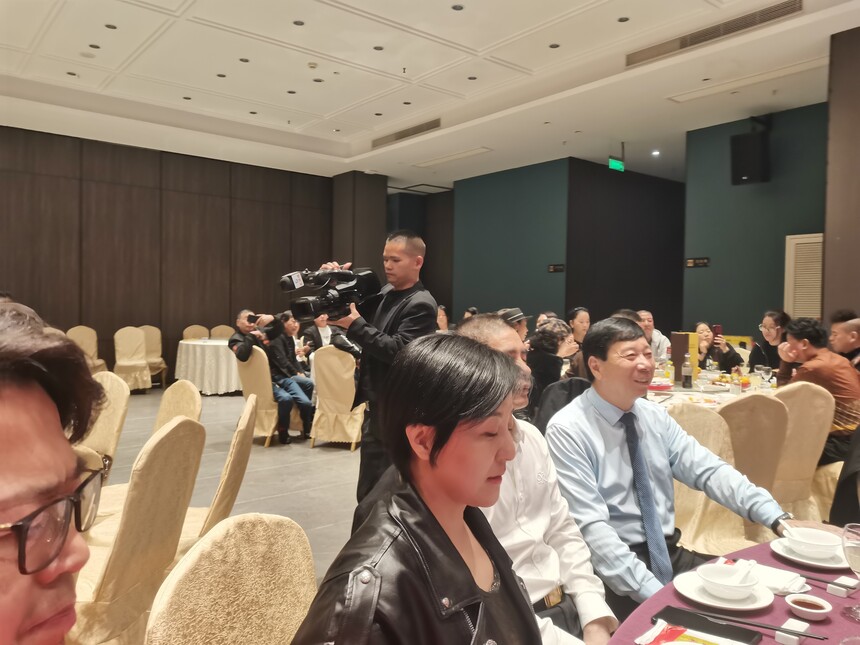 1761911858979295.jpg 金总3.jpg