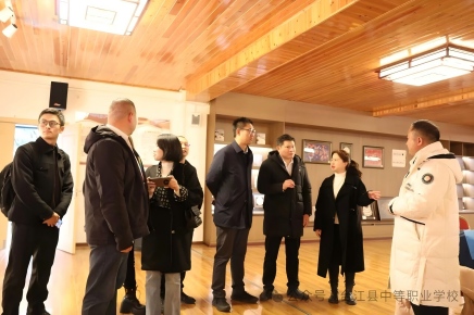 ��ְ���ǿ���� ����ܴ�����--�����Ṥְҵ��ѧ��̨��ְУ��չ�����������