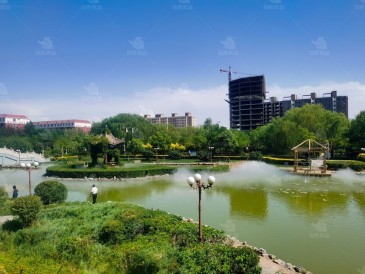 內蒙古巴彥淖爾市五原縣五原第三中學正南五原誓師廣場微霧造景