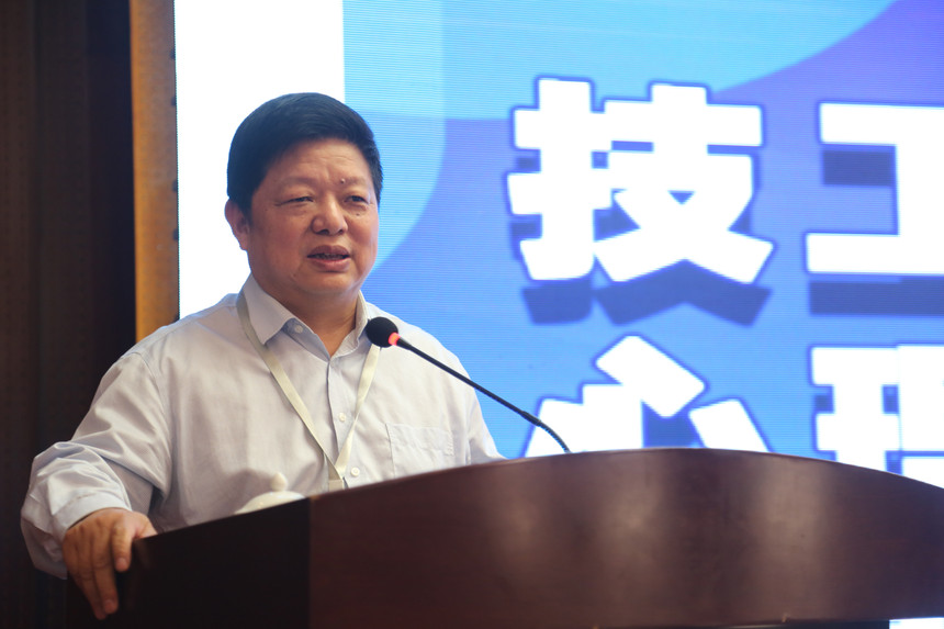 8T3G2424.JPG