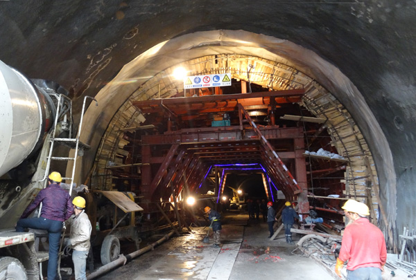 【芝英新材】水玻璃应用案例-四川汶马高速隧道注浆项目_芝英新材