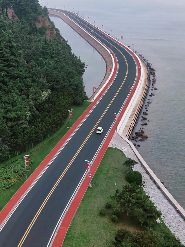 b90e7bec54e736d1ab28aa104c2d5ccdd562697f.jpg