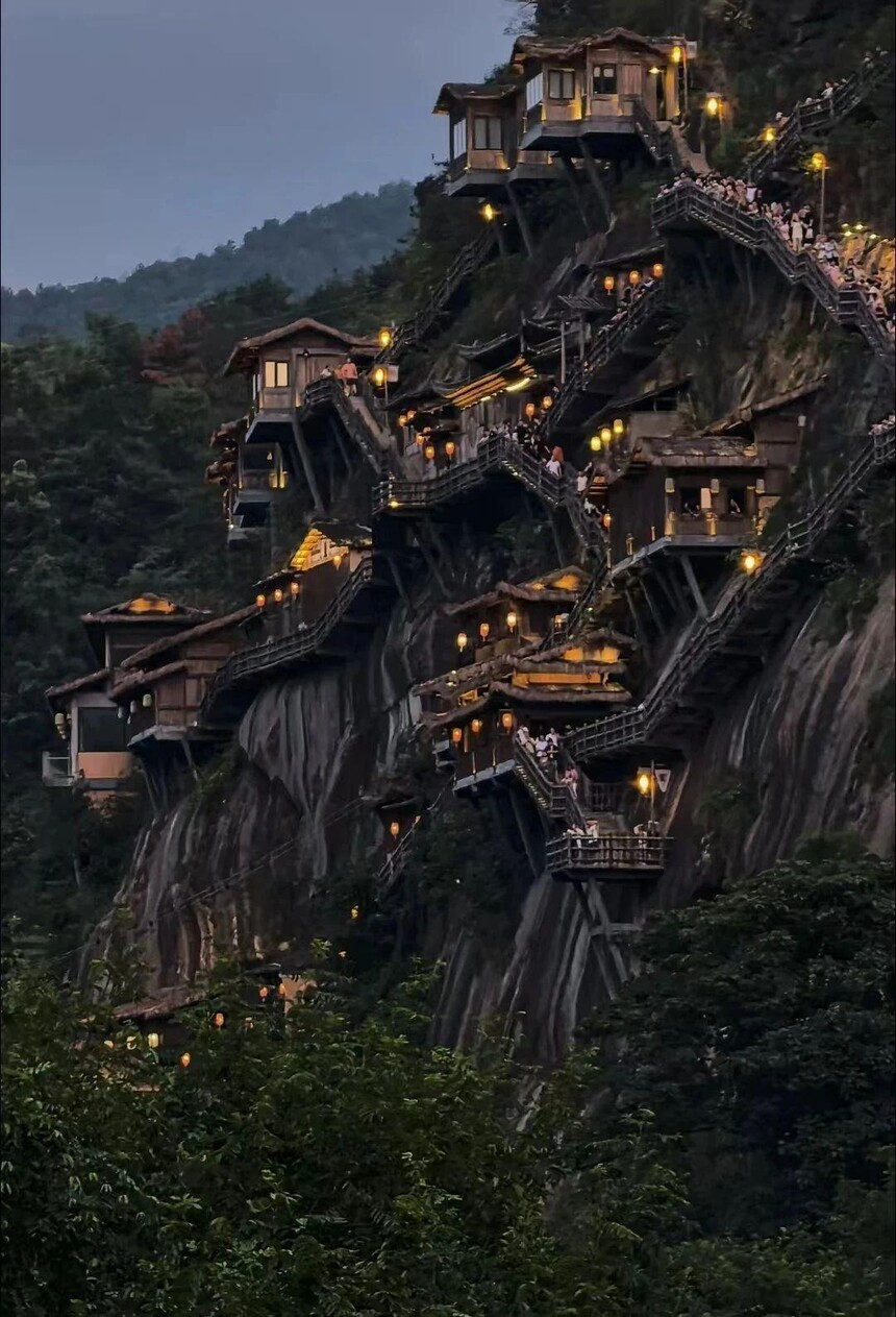 1758180675544412.jpg token=e051fadd95f6eb12a988cc985206fd40.jpg