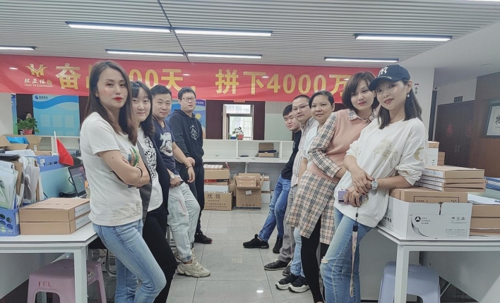 ��������