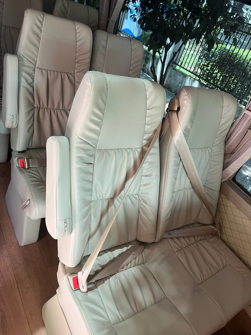 1764579363384322.jpg 鄂ACB803——内饰1.jpg