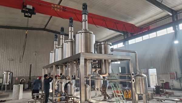 1756975486585369.jpg 分子蒸馏设备1.jpg