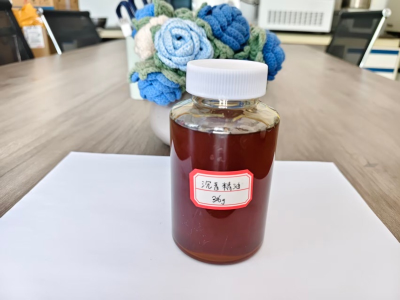 1782807526666712.jpg 沉香精油2.jpg
