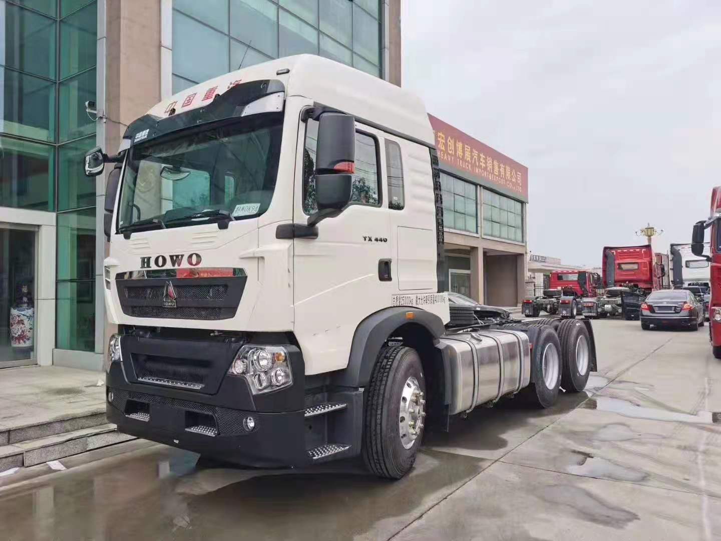 中国重汽豪沃tx平顶双驱460马力曼机牵引车 
