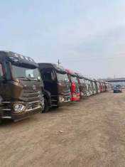 中國重汽豪翰天然氣牽引車440馬力曼機(jī)