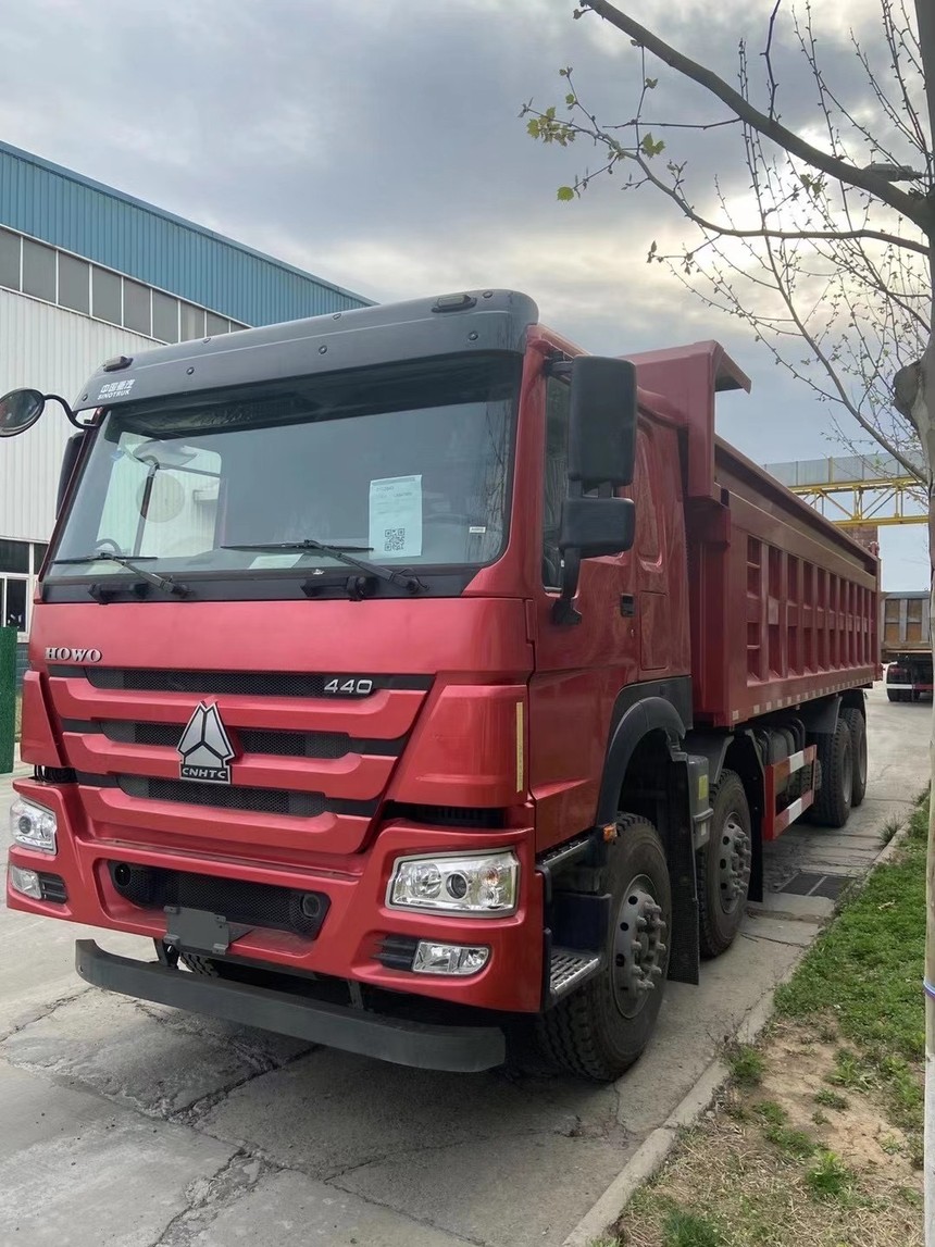 豪沃440马力85米自卸车特价甩卖啦