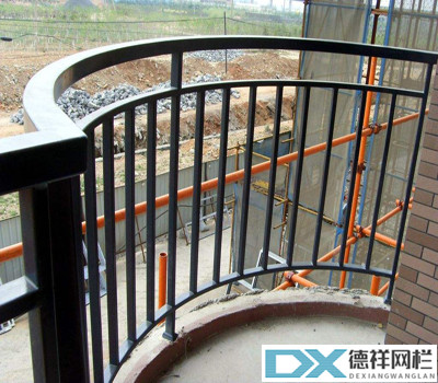 1614235379573922.jpg 铁艺护栏网2_副本.jpg