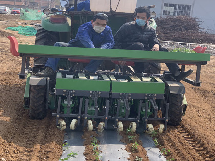 甘蓝,西蓝花移栽机-山东火绒农业科技发展有限公司