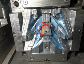 汽車(chē)中控裝飾面板  INS工藝注塑模