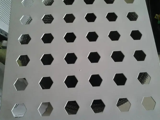 铝板冲孔网,铝冲孔网,冲孔铝板,装饰冲孔网.jpg 铝板冲孔网,铝冲孔网,冲孔铝板,装饰冲孔网.jpg