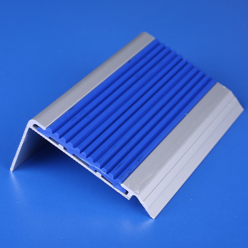 铝合金楼梯防滑条,楼梯防滑方案,楼梯防滑条厂家.jpg 铝合金楼梯防滑条,楼梯防滑方案,楼梯防滑条厂家.jpg