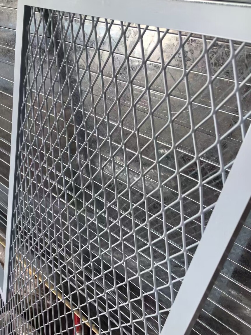 鋁板網(wǎng)面層,鋼板網(wǎng)面層,菱形網(wǎng)面層.jpg 鋁板網(wǎng)面層,鋼板網(wǎng)面層,菱形網(wǎng)面層.jpg