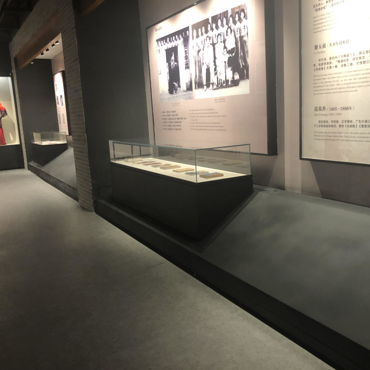 博物館展柜.jpg 博物館展柜.jpg