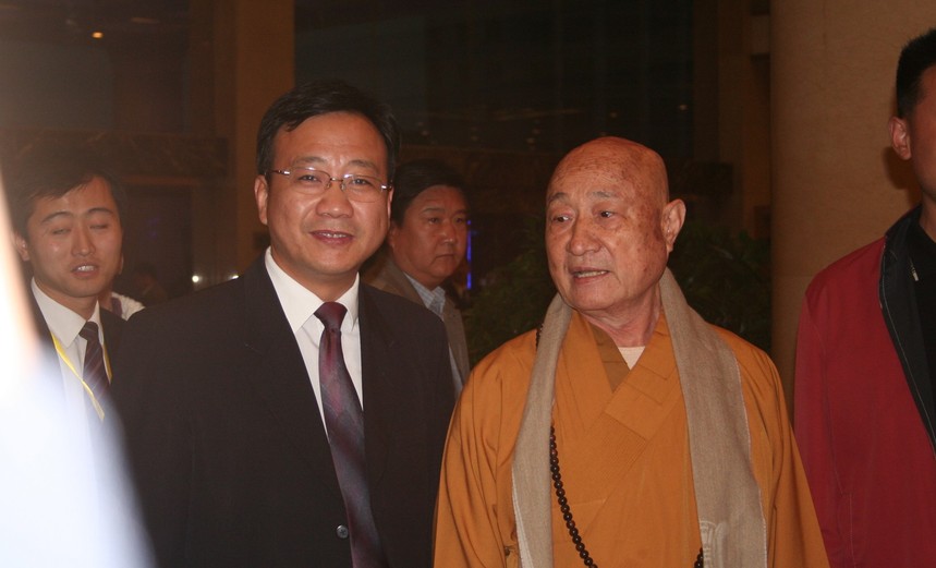 31   �Ϻ��������˷�ʦ��齾Ƶꡣ.JPG