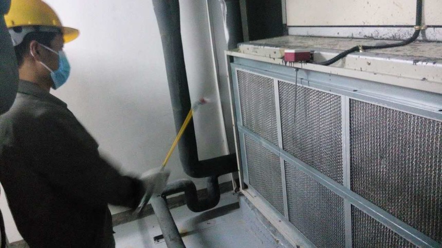 【重慶工業設備維修】中央空調主機怎么清洗?.jpg