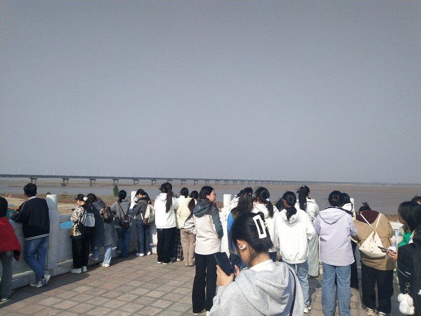 河南新市民：踏访黄河岸 感悟历史魂 —— 青年学子黄河研学实践 ...