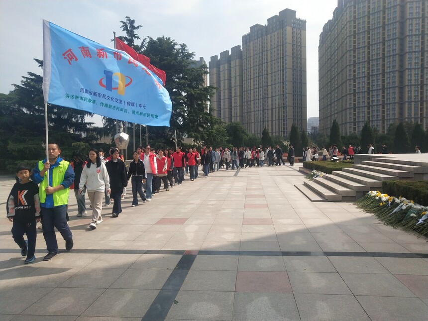 �����������廳�������ҡ����к�ɫ���� ������������֮��������ɨ� ...